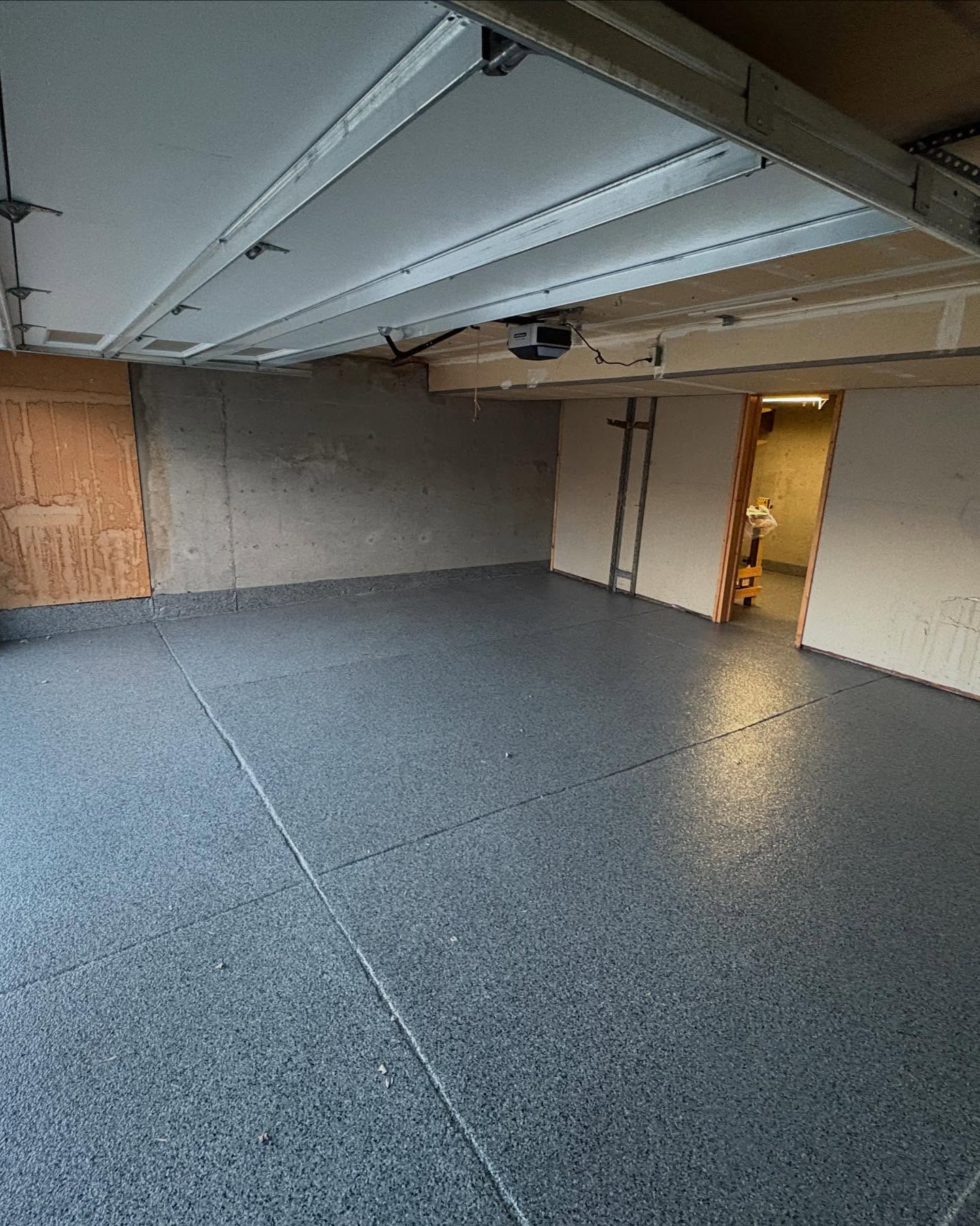 Flake epoxy garage floor by SBV Concrete Coatings