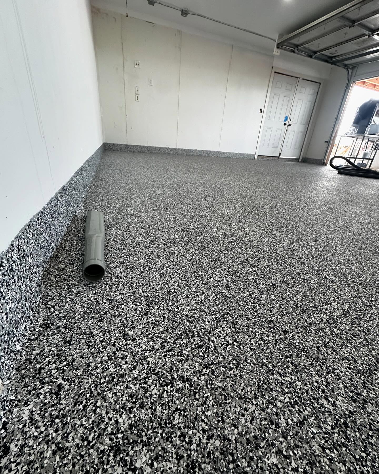 Flake epoxy garage floor by SBV Concrete Coatings