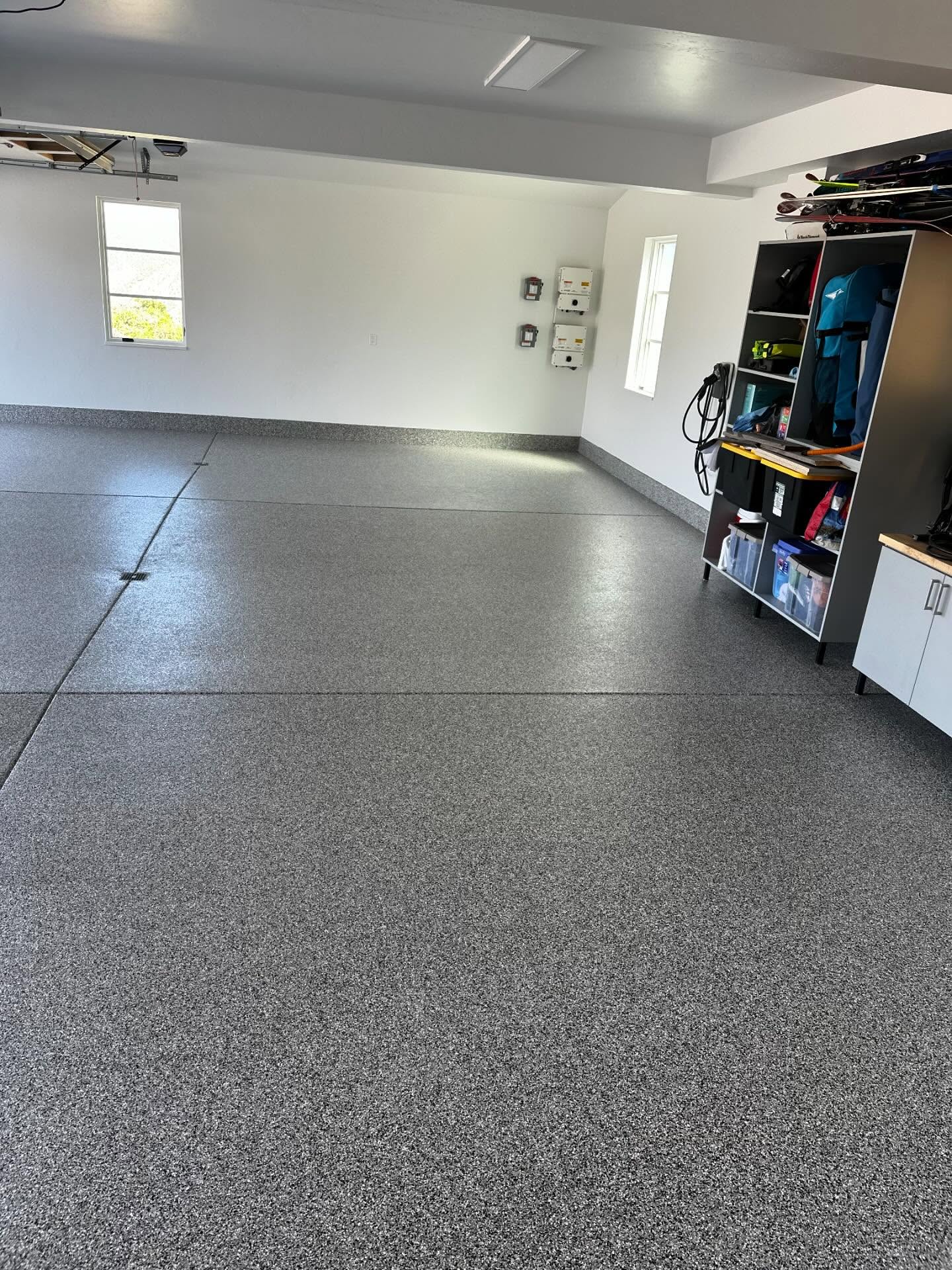 Flake epoxy garage floor in Eagle, CO by SBV Concrete Coatings