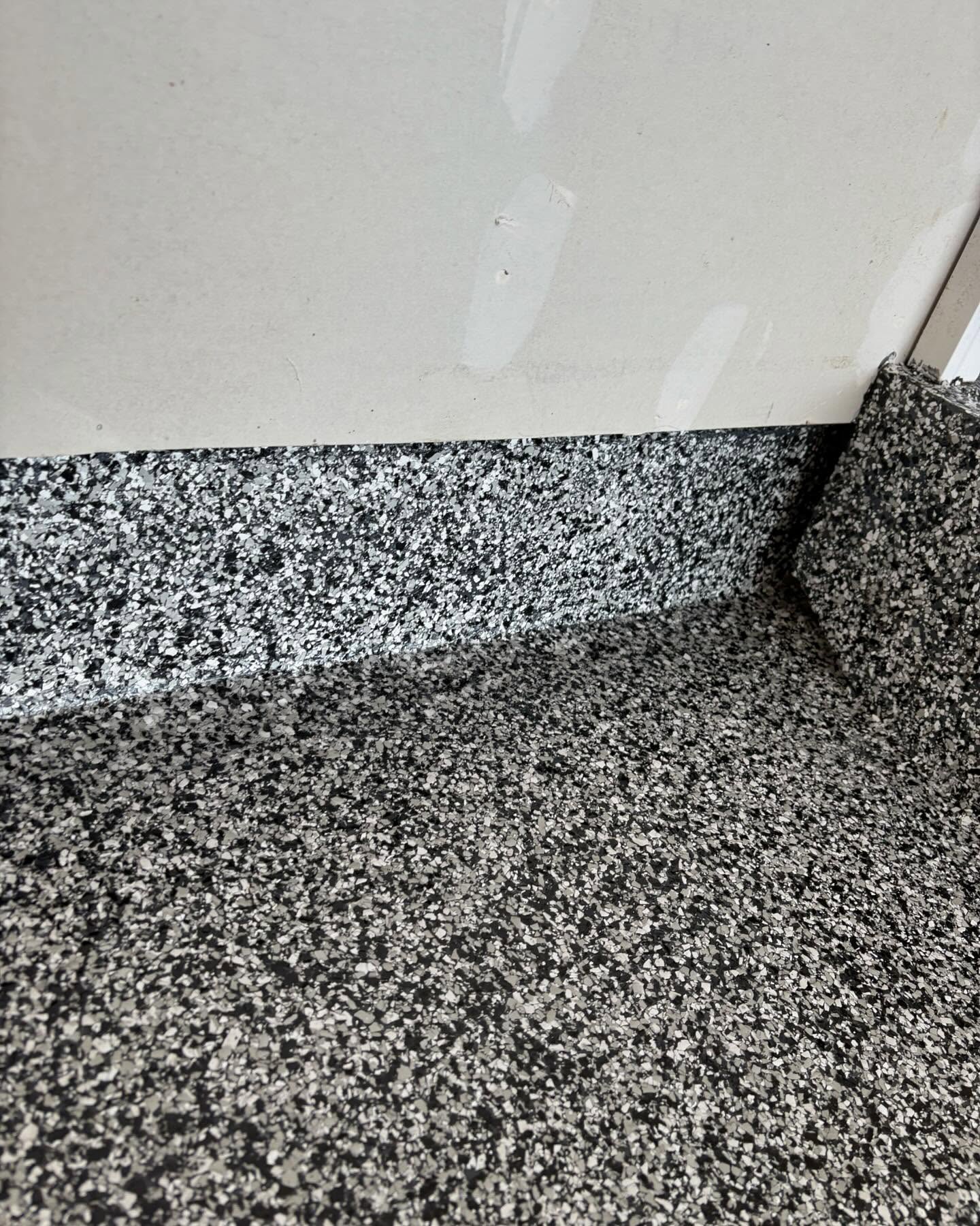 Flake epoxy garage floor by SBV Concrete Coatings